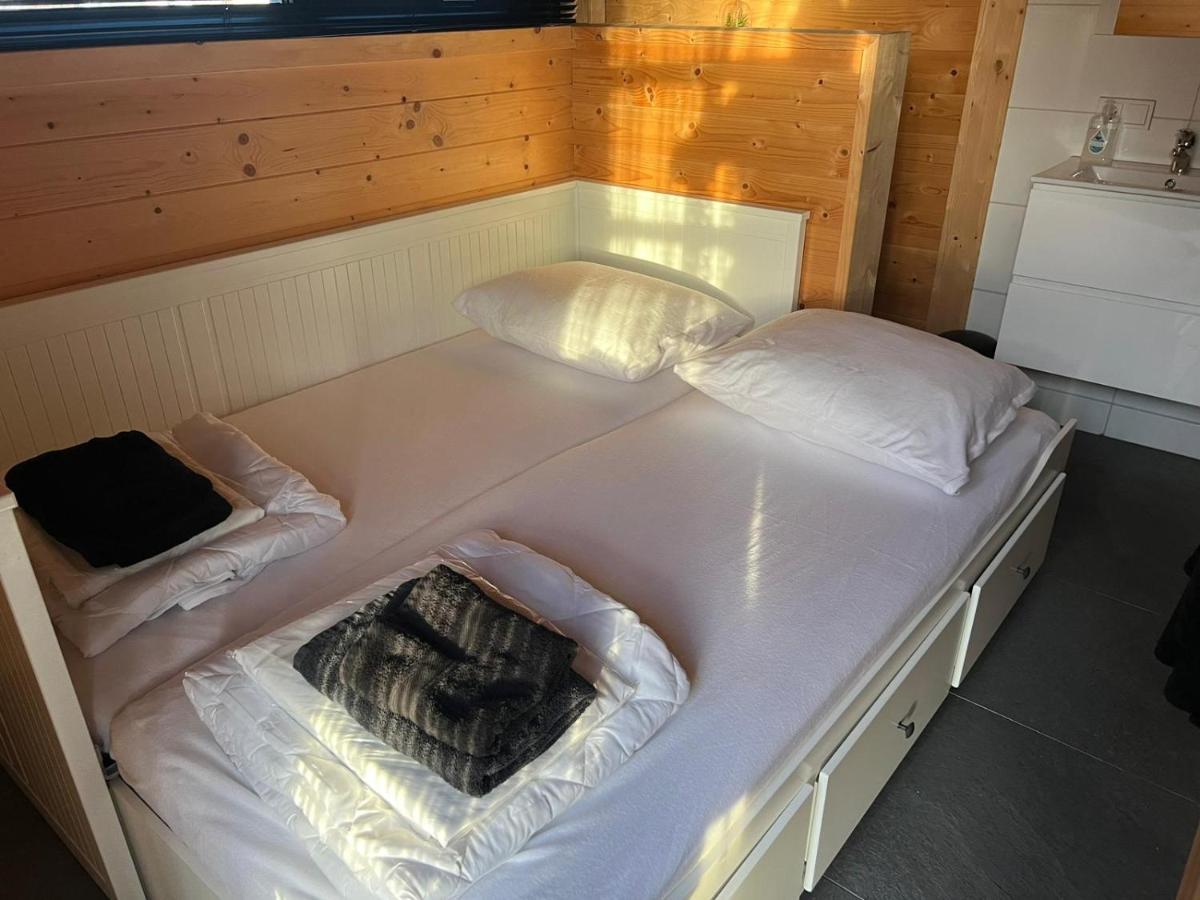 Chalet Met Sauna En Airconditioning Sint Annaland Eksteriør billede